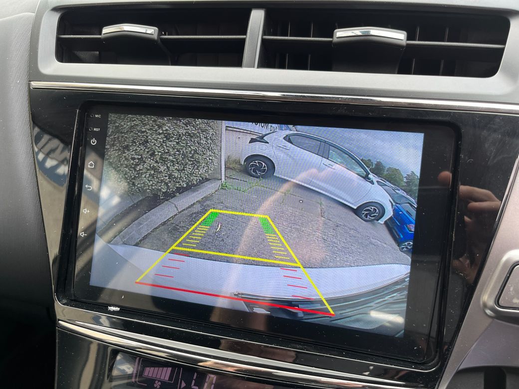 2019 Toyota Prius Alpha