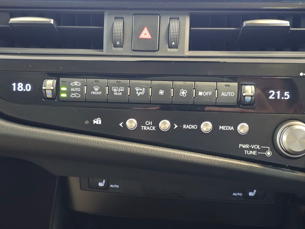 2025 Lexus ES 300h