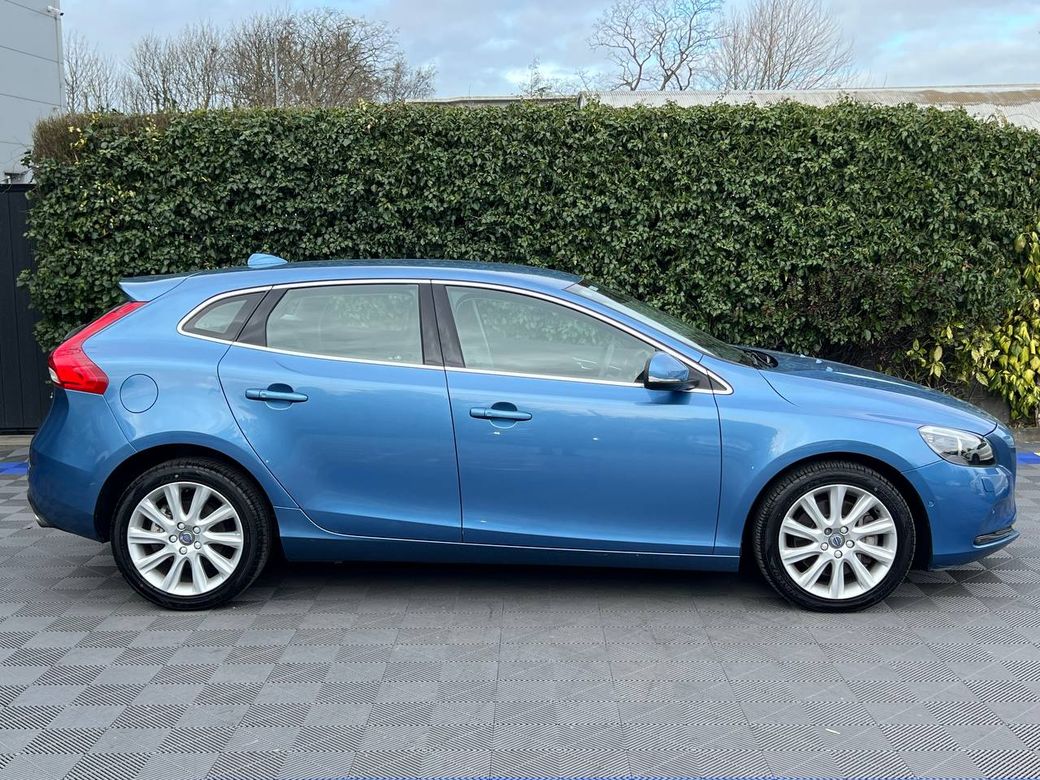 2016 Volvo V40
