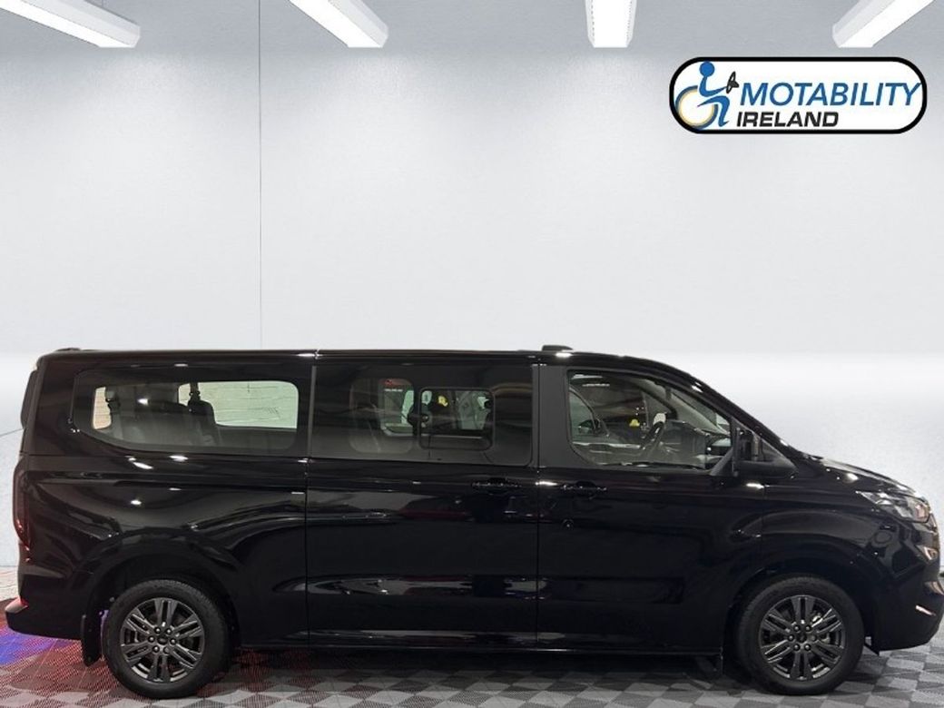 2025 Ford Tourneo Custom