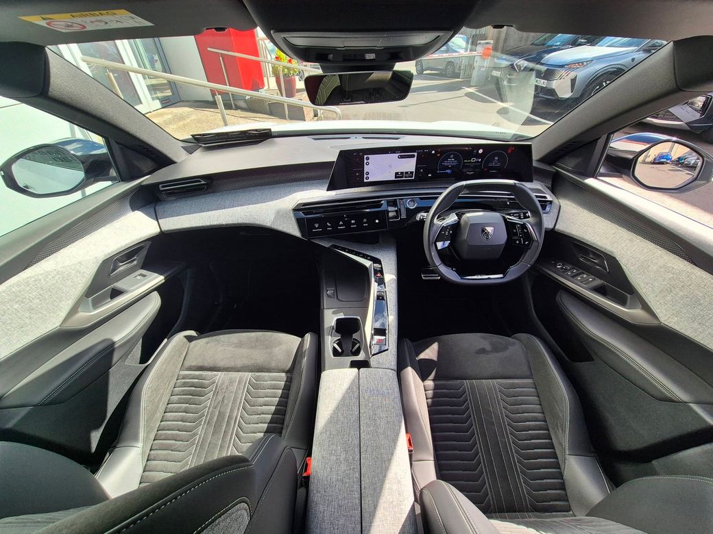 2025 Peugeot 5008