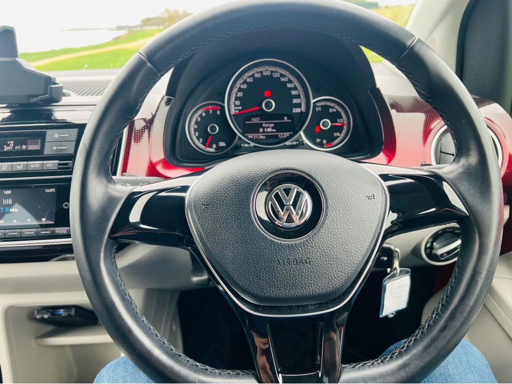 2017 Volkswagen up!