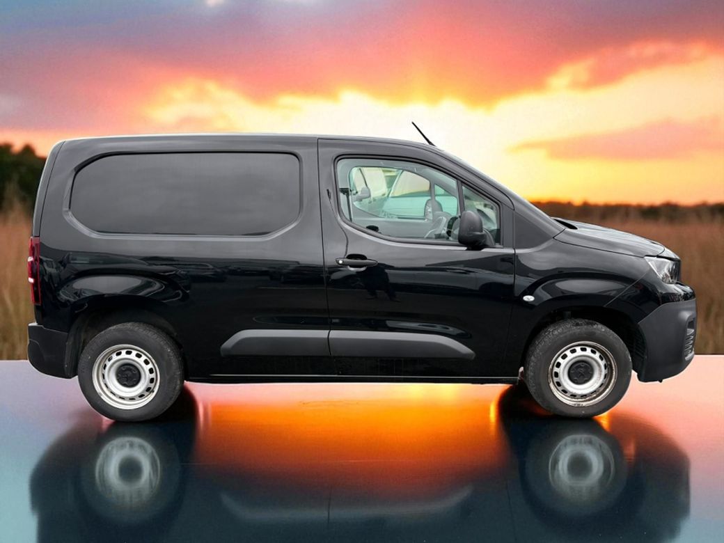 2021 Peugeot Partner