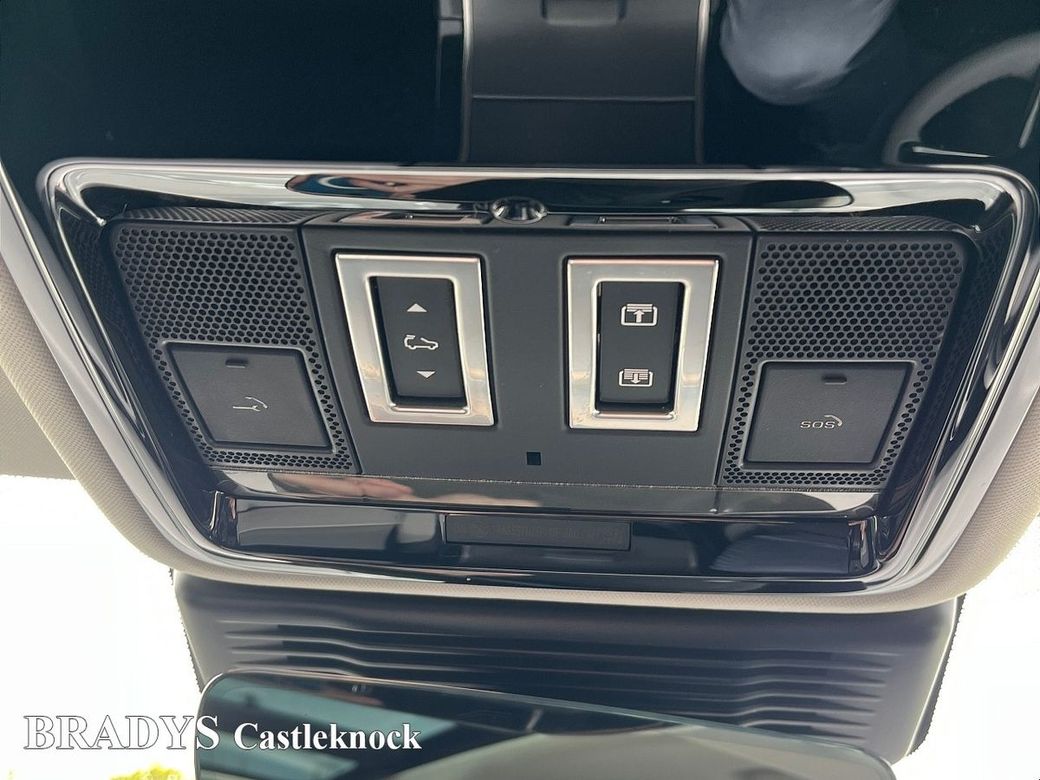 2025 Land Rover Range Rover Velar
