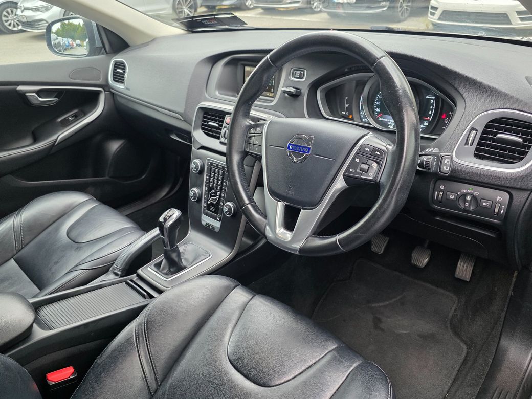 2016 Volvo V40