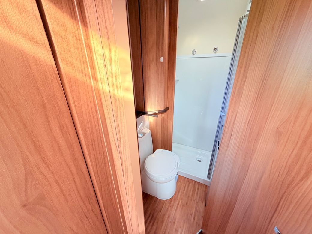 2014 BAILEY  APPROCH 745 LOW PROFILE MANUAL