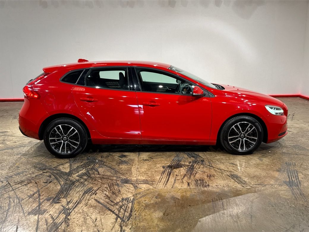 2019 Volvo V40