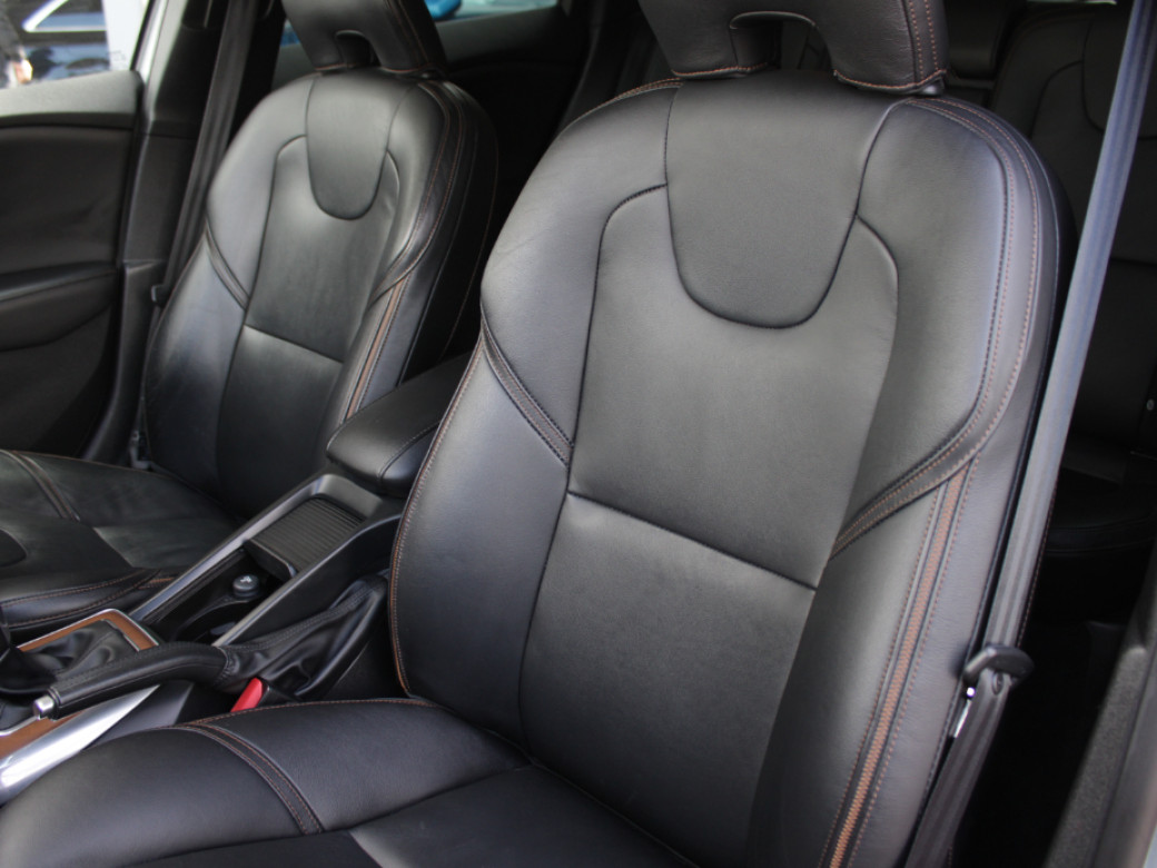 2015 Volvo V40