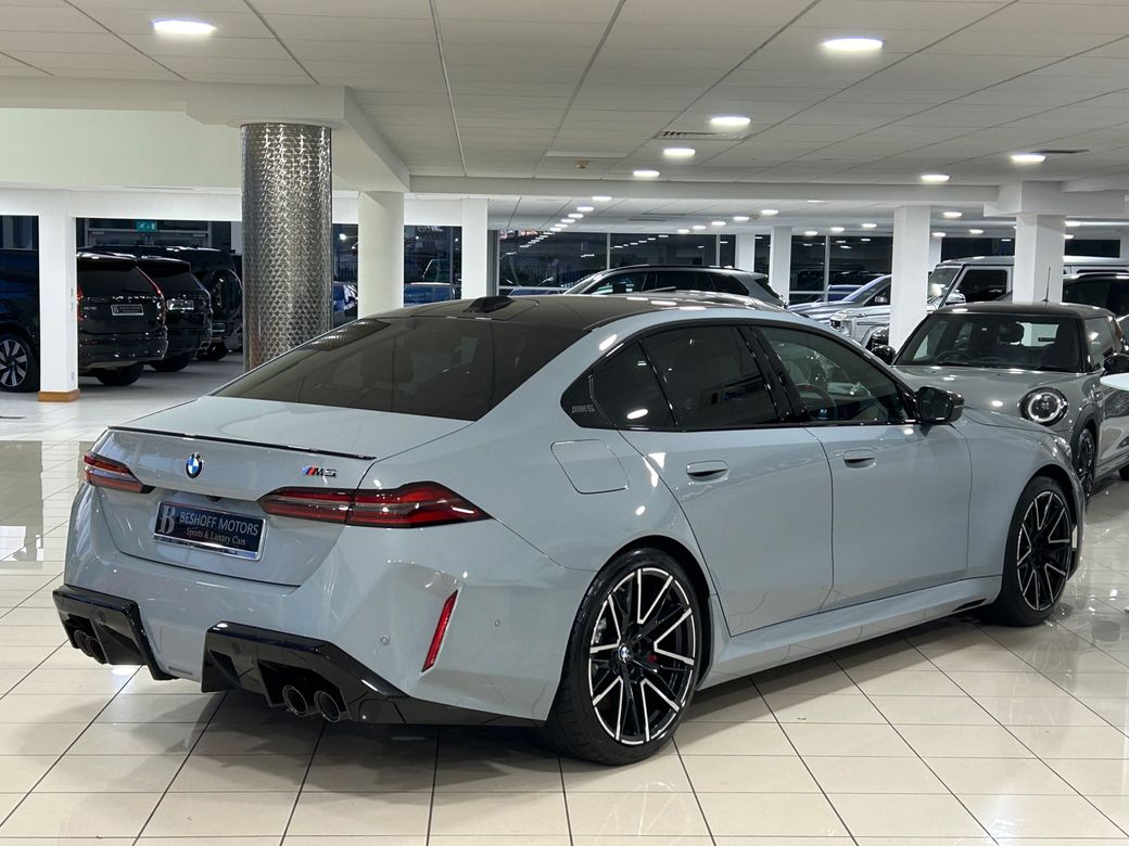 2025 BMW M5
