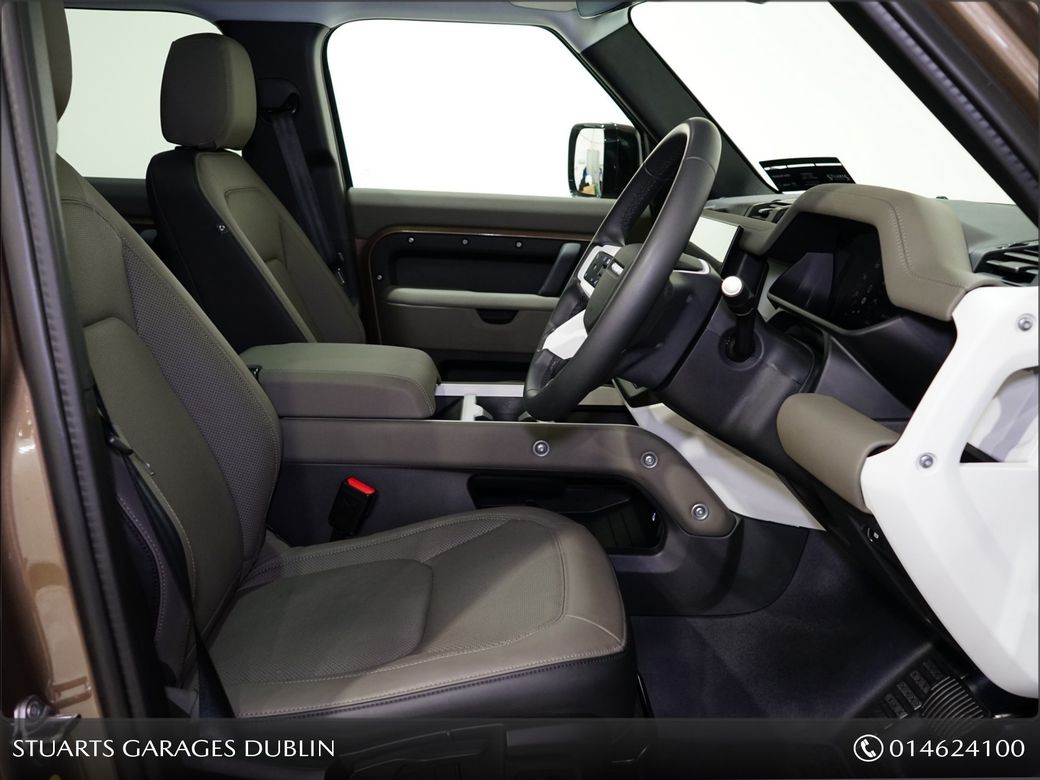 2025 Land Rover Defender