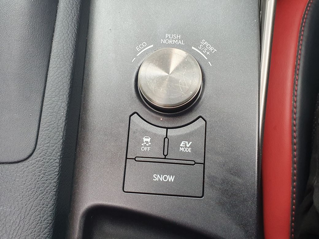 2015 Lexus IS 300h