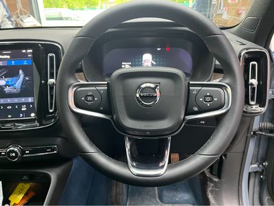 2022 Volvo XC40