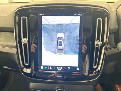 2023 Volvo XC40