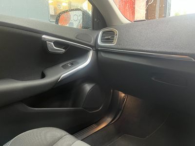 2018 Volvo V40