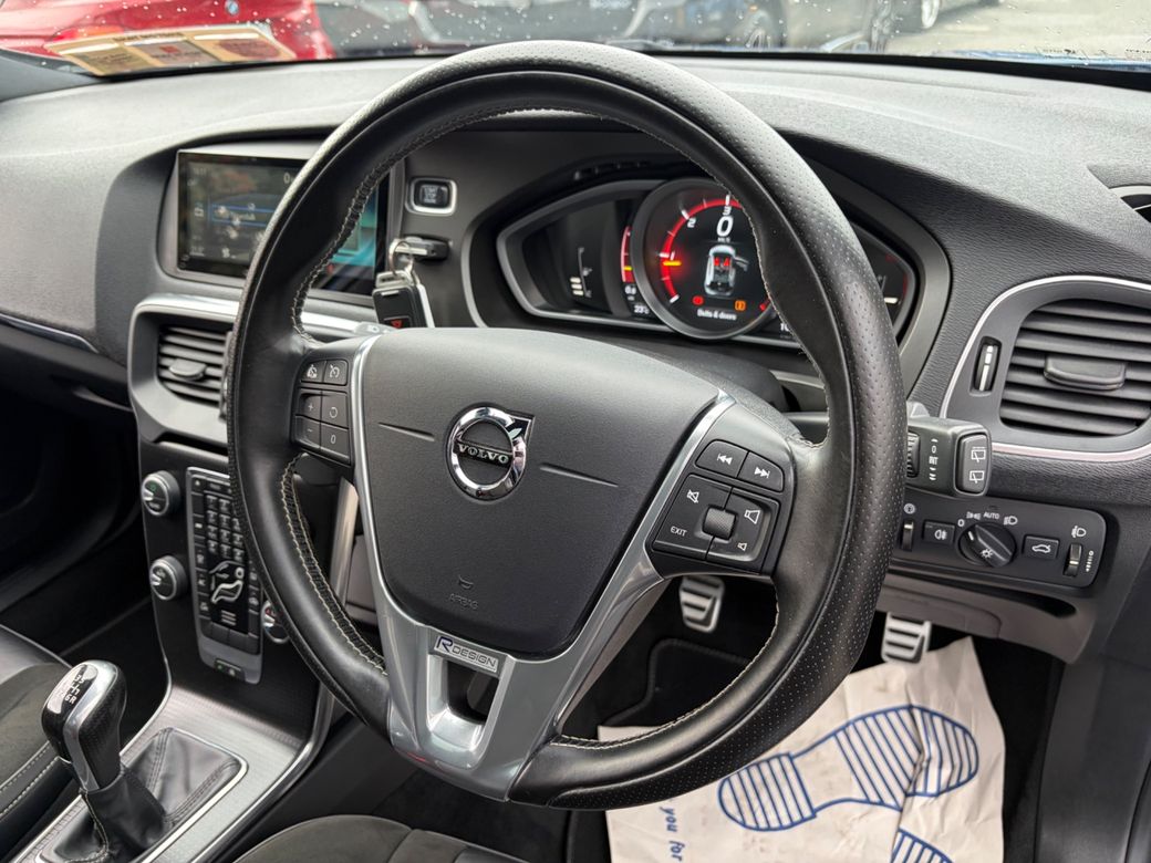 2016 Volvo V40