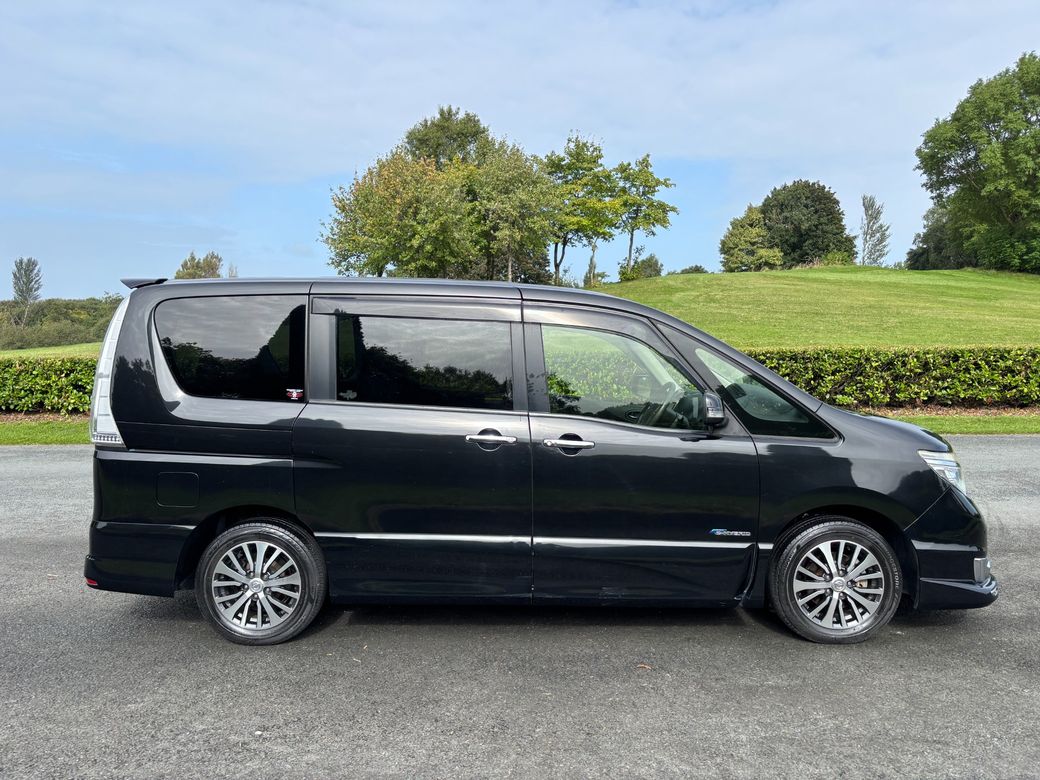 2015 Nissan Serena