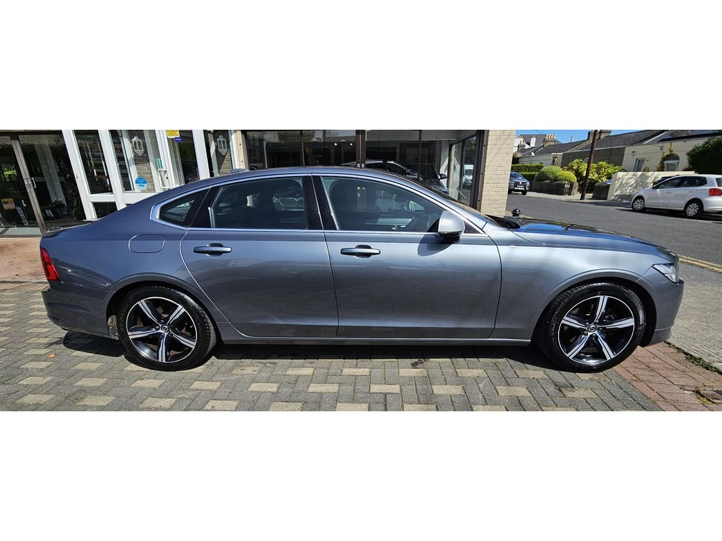 2017 Volvo S90