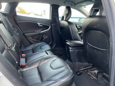 2016 Volvo V40