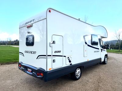 2013 SWIFT ESCAPE 696 R.H.D 