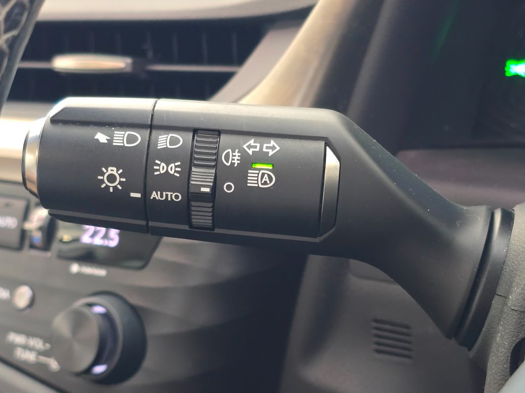 2019 Lexus ES 300h