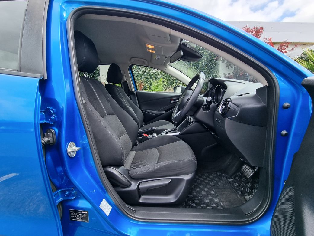 2017 Mazda Demio