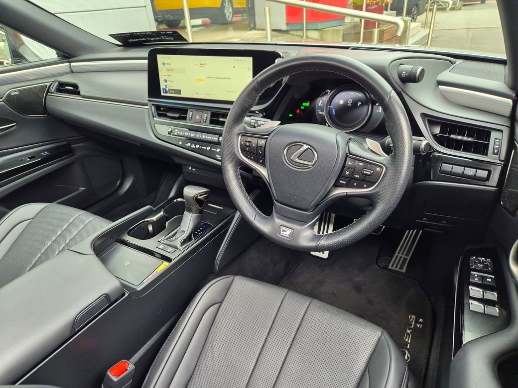 2023 Lexus ES 300h