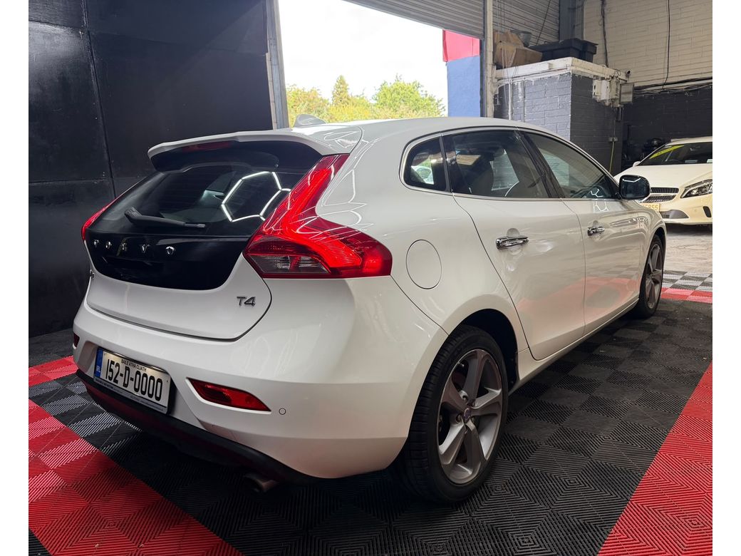 2015 Volvo V40