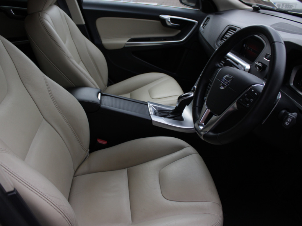 2017 Volvo V60