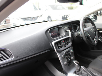 2018 Volvo V40