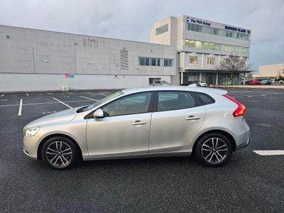 2019 Volvo V40