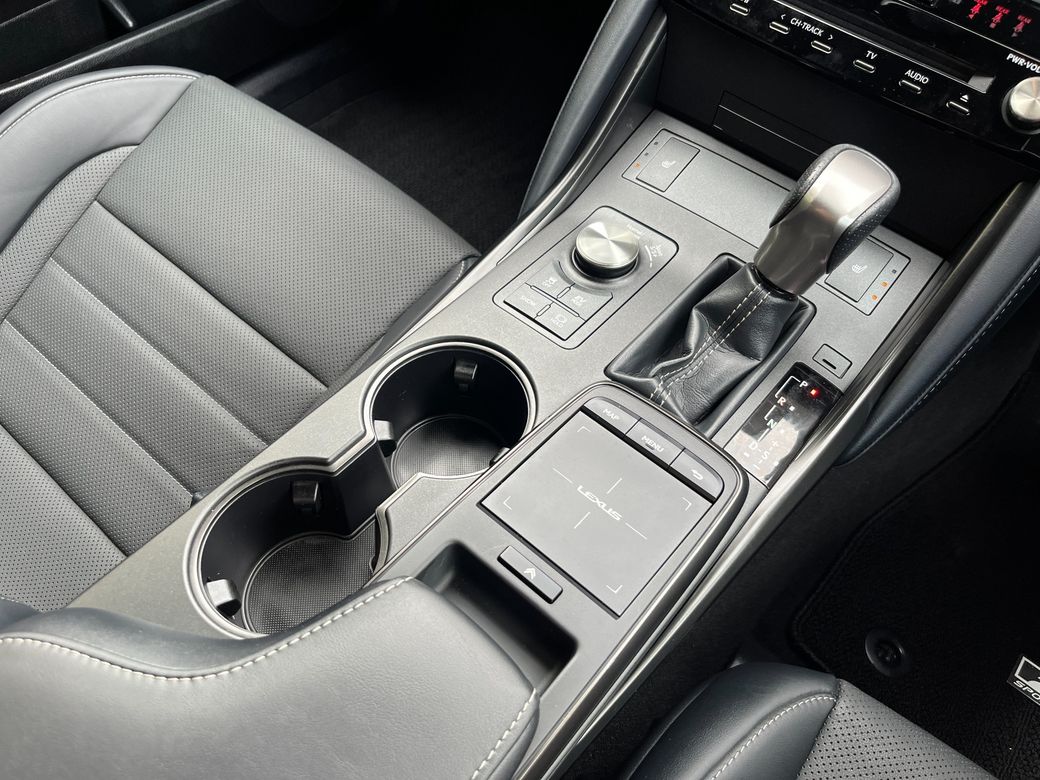 2020 Lexus IS 300h