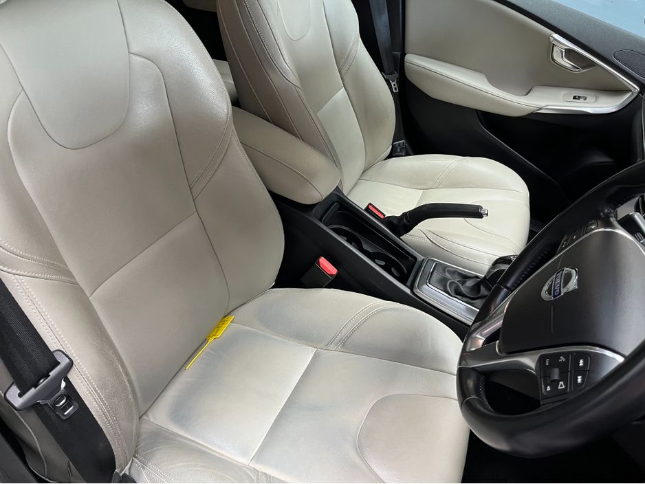 2015 Volvo V40
