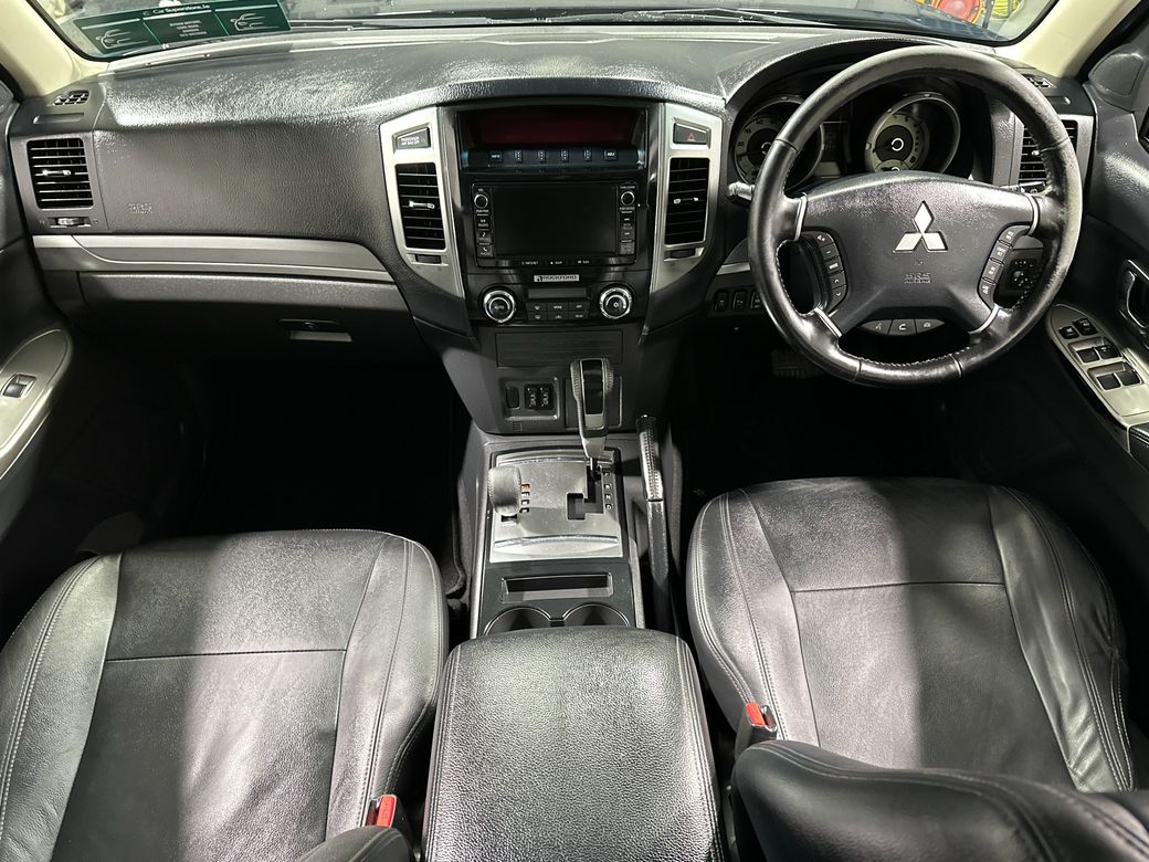 2017 Mitsubishi Pajero