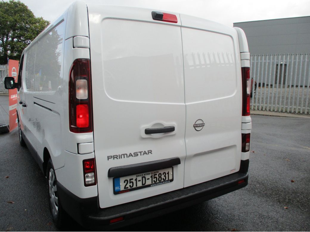 2025 Nissan Primastar