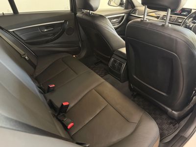2019 BMW 330