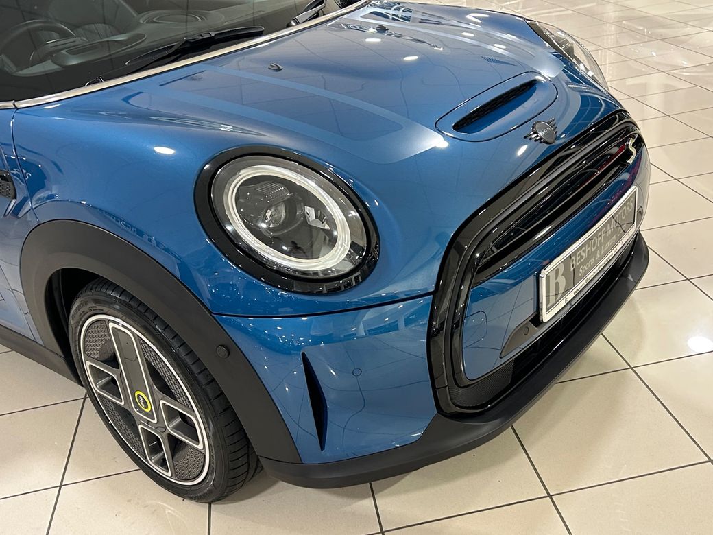 2022 Mini Hatch