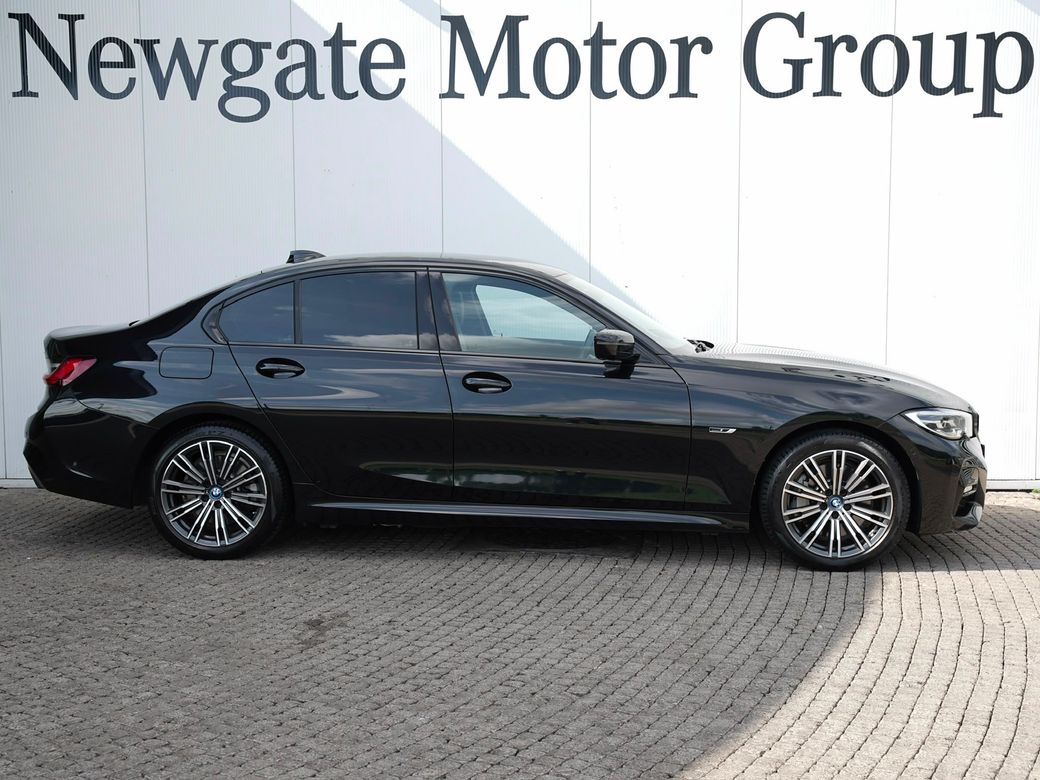 2022 BMW 330