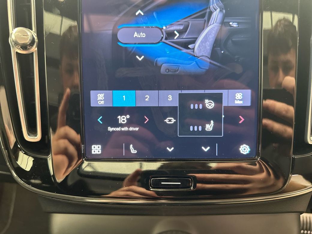 2023 Volvo XC40