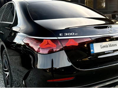 2025 Mercedes-Benz E 300
