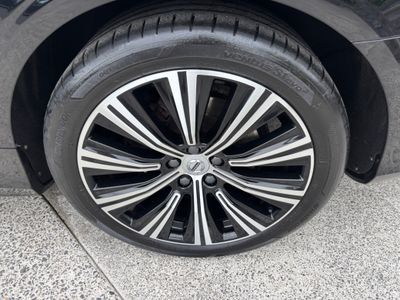 2022 Volvo S90