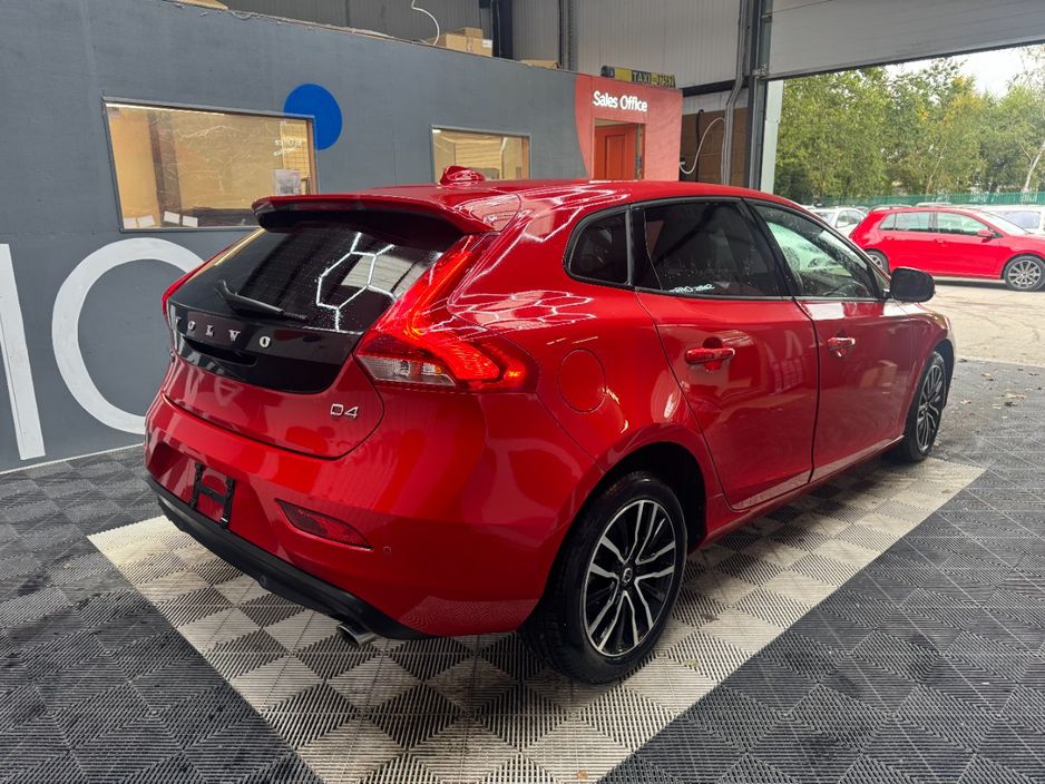 2018 Volvo V40