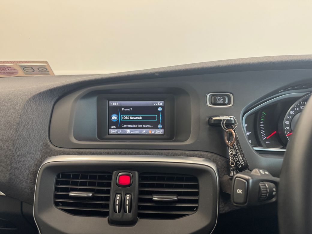 2017 Volvo V40