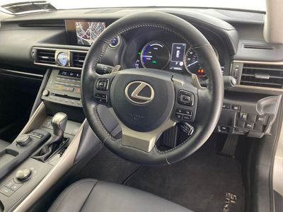 2019 Lexus IS