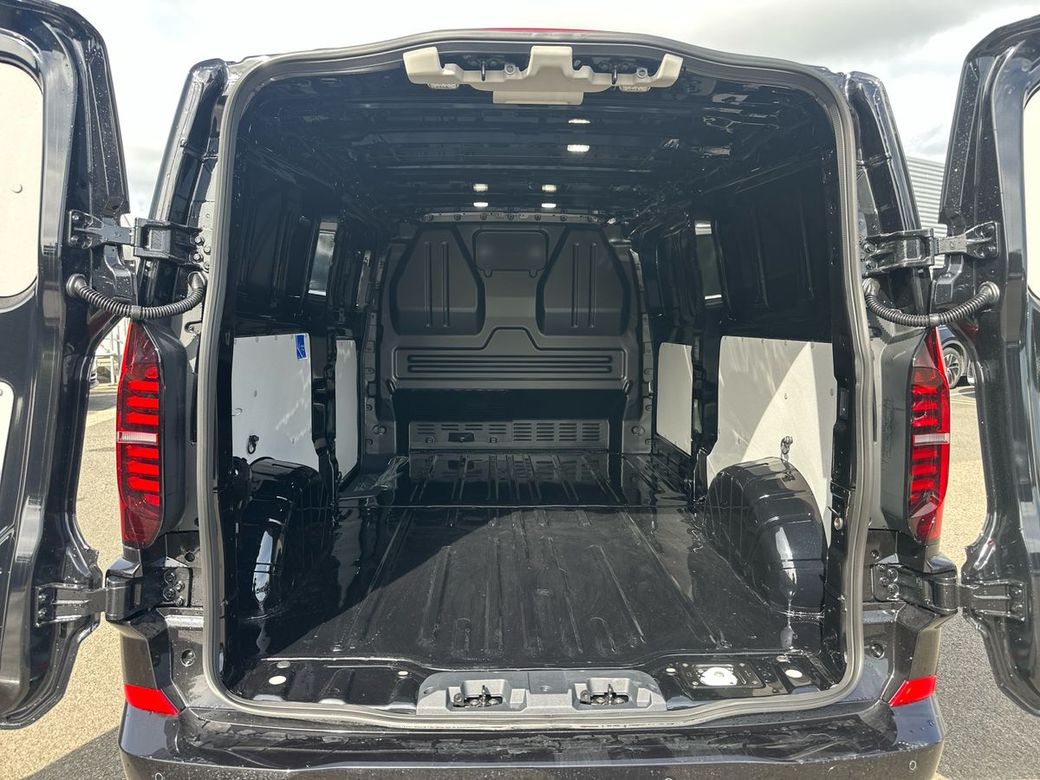2025 Volkswagen Transporter