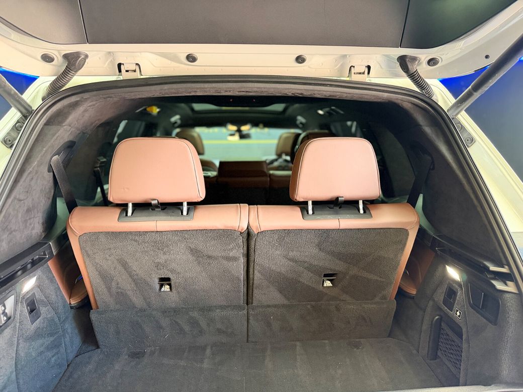 2021 BMW X7