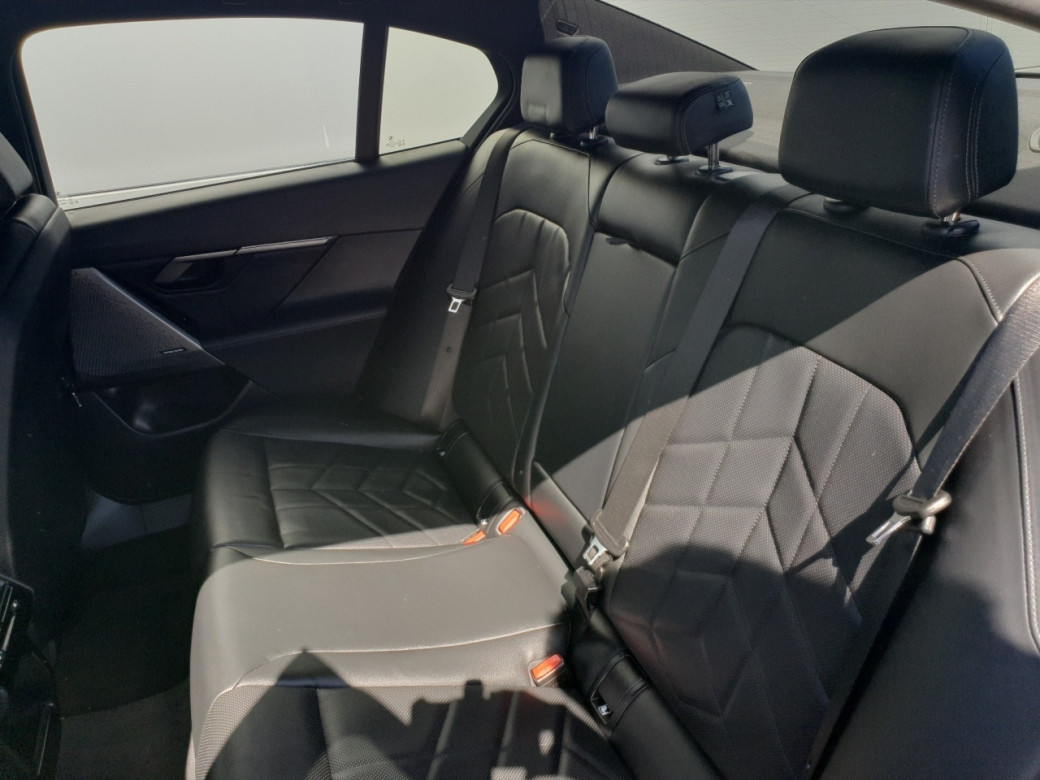 2024 BMW 520