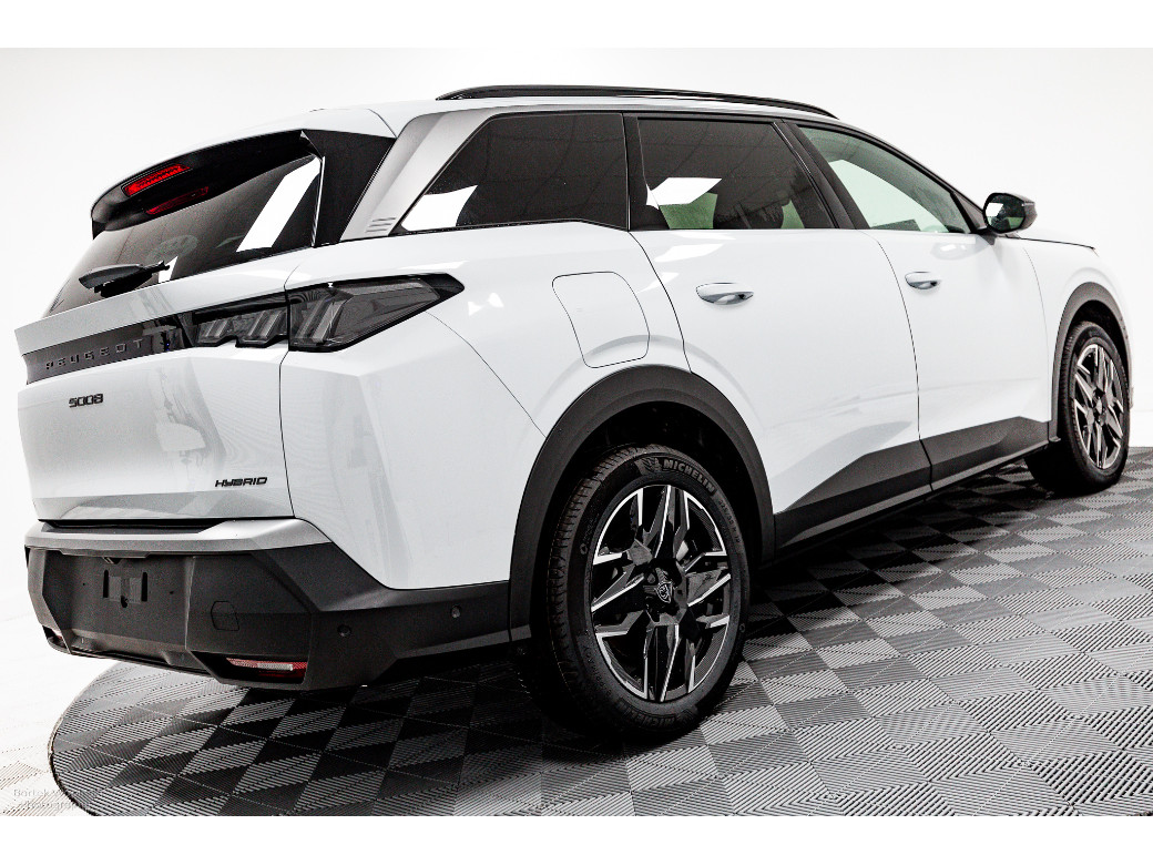 2025 Peugeot 5008