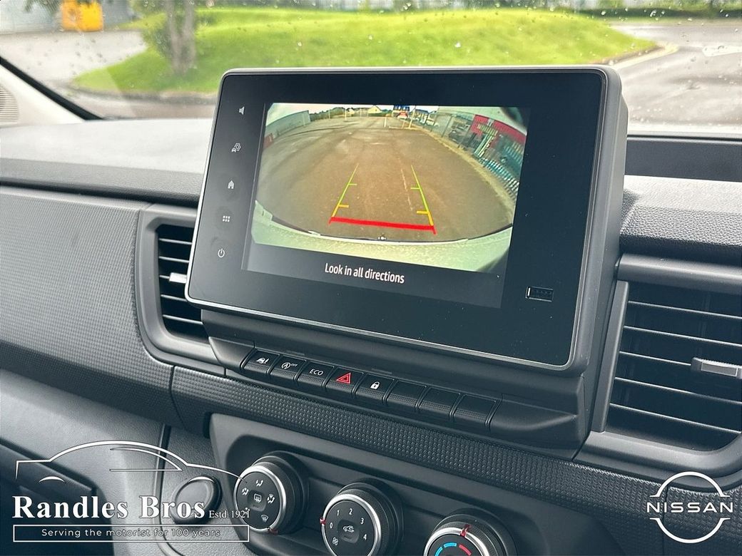 2025 Nissan Primastar