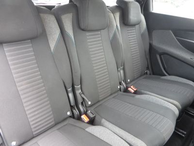 2023 Peugeot 5008