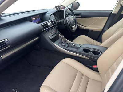 2019 Lexus IS